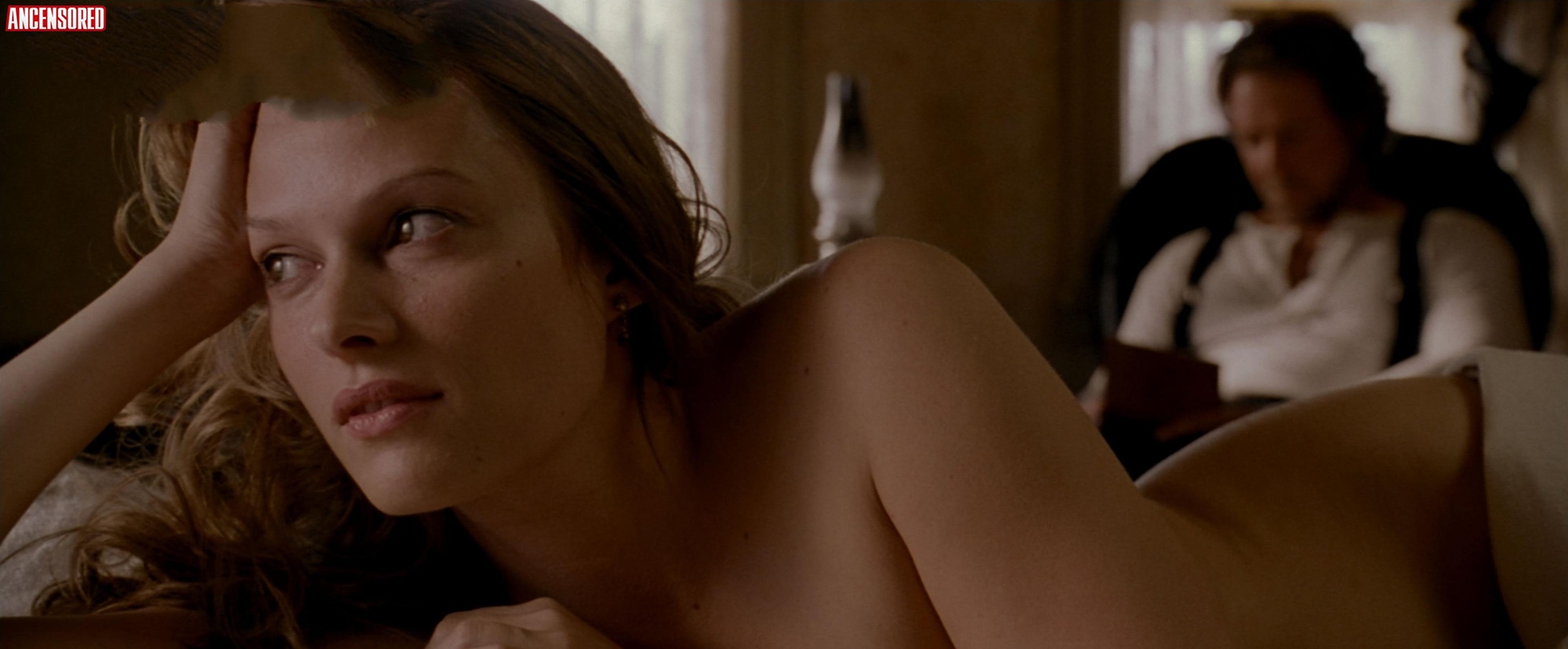 Has vinessa shaw ever been nude