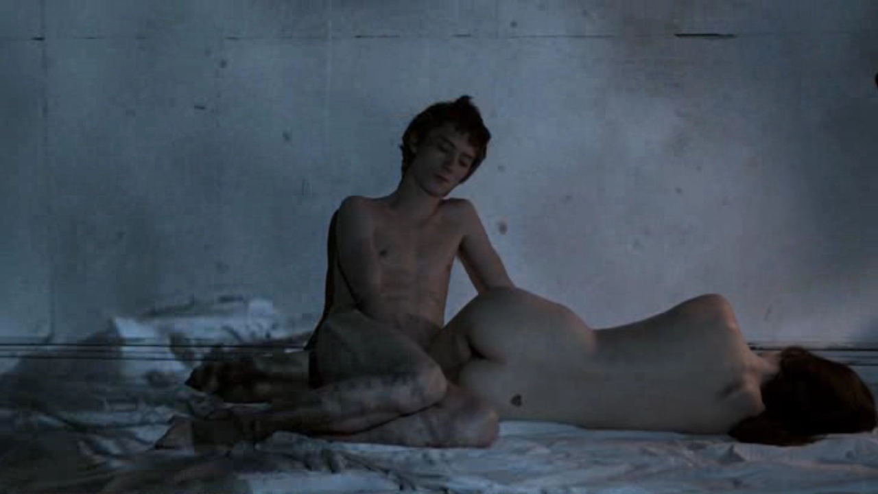 Topless frisbey astrid berges 41 Hottest