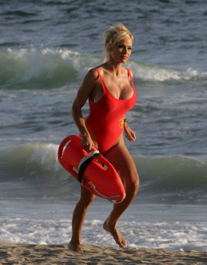 Baywatch nude anderson pamela Pamela Anderson