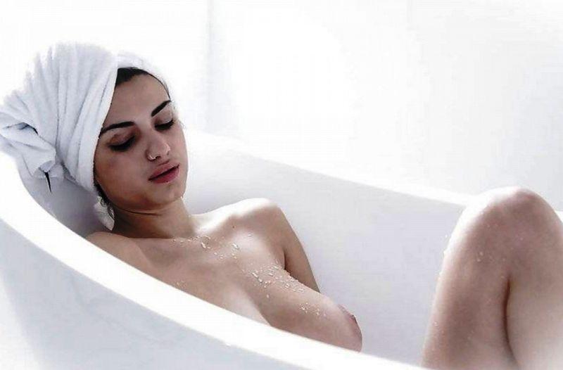 Matteucci naked valentina Eva Alegra