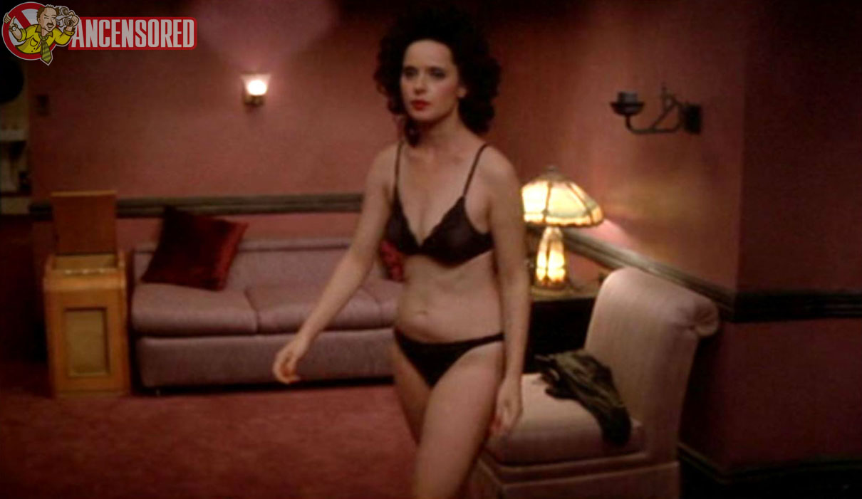 Topless isabella rossellini Catherine Bell